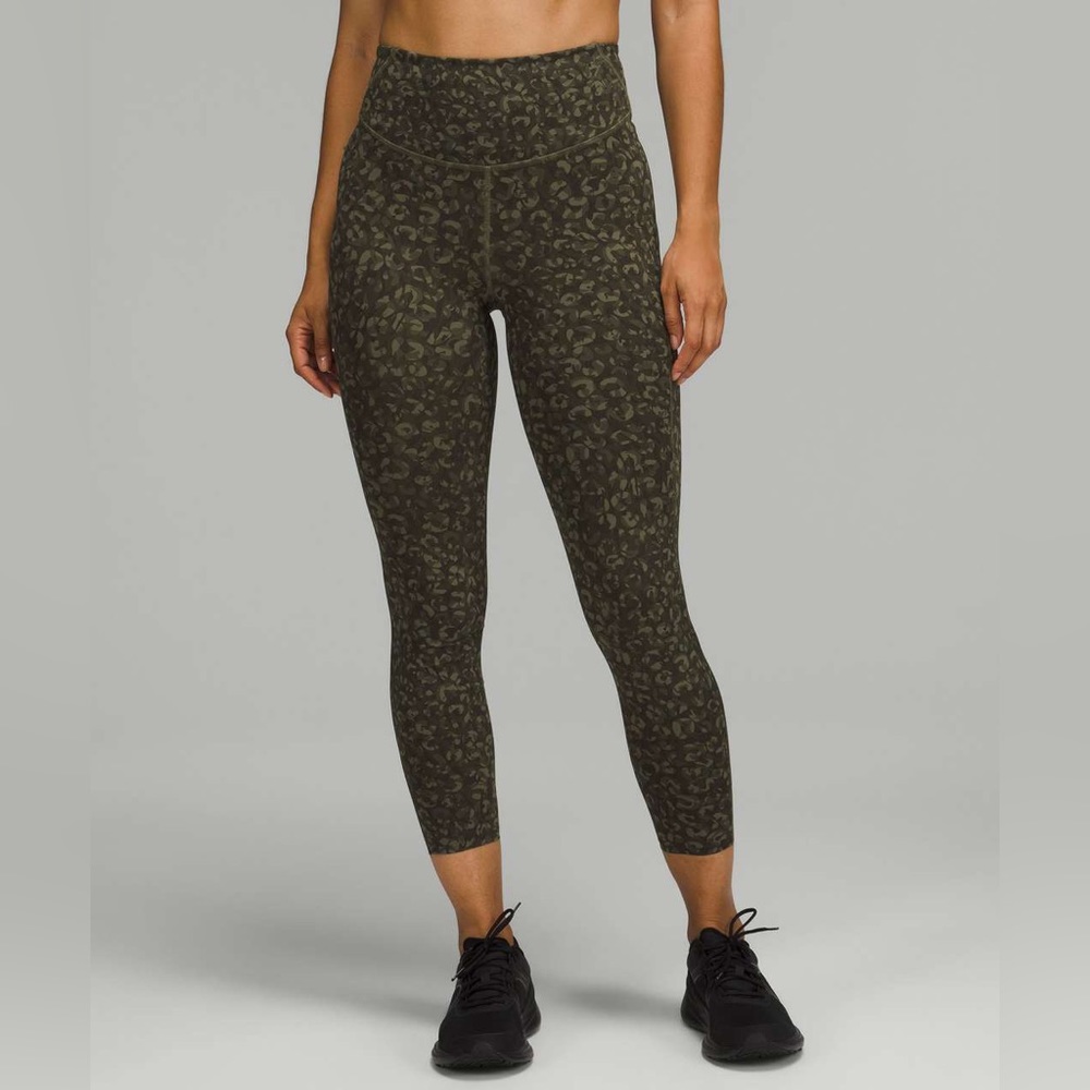 Lululemon Base Pace High-Rise Tight 25" Intertwined Camo Medium Olive Multi sz6